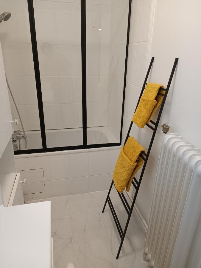 Chelles Centre Ville 2 Chambres Pres Des Bords De Marne 10 Minutes A Pieds De La Gare De Chelles-Gournay 5 Minutes De La Gare De Vaires-Sur-Marne 20 Minutes De Disneyland Jusqu'A 5 Couchages Possibles Exterior photo
