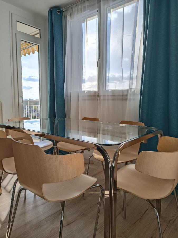 Chelles Centre Ville 2 Chambres Pres Des Bords De Marne 10 Minutes A Pieds De La Gare De Chelles-Gournay 5 Minutes De La Gare De Vaires-Sur-Marne 20 Minutes De Disneyland Jusqu'A 5 Couchages Possibles Exterior photo