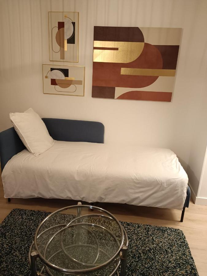 Chelles Centre Ville 2 Chambres Pres Des Bords De Marne 10 Minutes A Pieds De La Gare De Chelles-Gournay 5 Minutes De La Gare De Vaires-Sur-Marne 20 Minutes De Disneyland Jusqu'A 5 Couchages Possibles Exterior photo